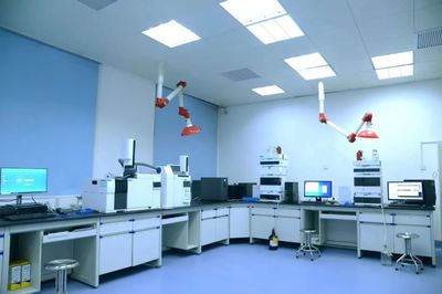 探訪片仔癀化妝品研發(fā)中心 東方國(guó)妝的“篤行者”與生物科技前沿